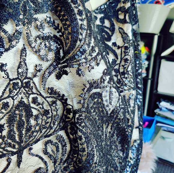 Cut-Out** Low Back** Lace & Sequin Mid Formal Gown *S* - Picture 11 of 17